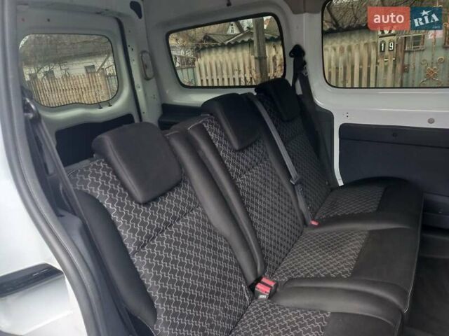 Белый Рено Кенгу, объемом двигателя 1.5 л и пробегом 70 тыс. км за 10650 $, фото 12 на Automoto.ua