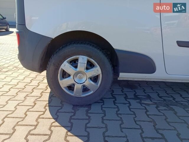Белый Рено Кенгу, объемом двигателя 0 л и пробегом 62 тыс. км за 10500 $, фото 12 на Automoto.ua