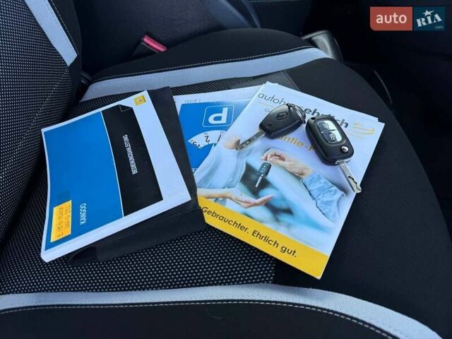 Белый Рено Кенгу, объемом двигателя 1.5 л и пробегом 179 тыс. км за 11999 $, фото 64 на Automoto.ua