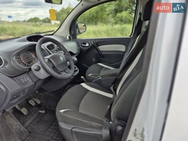 Рено Кенгу 2016 в Хороле на Automoto.ua Белый Рено Кенгу, объемом двигателя 1.5 л и пробегом 219 тыс. км за 10250 $, фото 17 на Automoto.ua