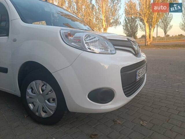 Белый Рено Кенгу, объемом двигателя 1.46 л и пробегом 109 тыс. км за 9700 $, фото 55 на Automoto.ua