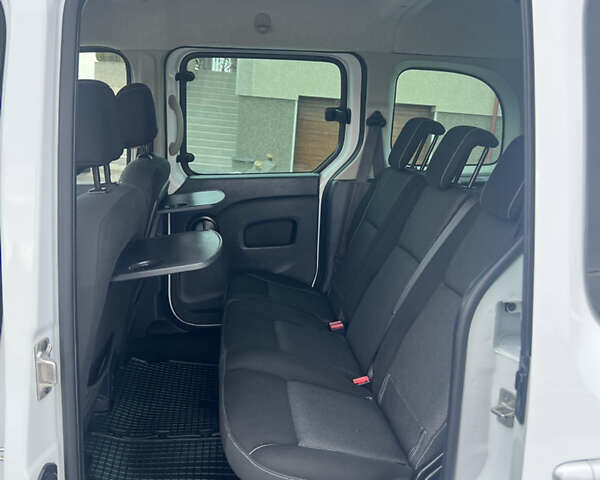 Білий Рено Кєнгу, об'ємом двигуна 1.5 л та пробігом 139 тис. км за 12500 $, фото 18 на Automoto.ua