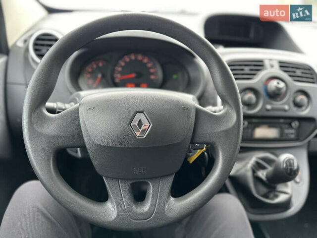 Белый Рено Кенгу, объемом двигателя 1.46 л и пробегом 173 тыс. км за 11500 $, фото 21 на Automoto.ua