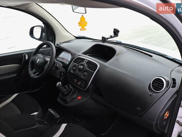 Білий Рено Кєнгу, об'ємом двигуна 1.5 л та пробігом 231 тис. км за 11555 $, фото 17 на Automoto.ua