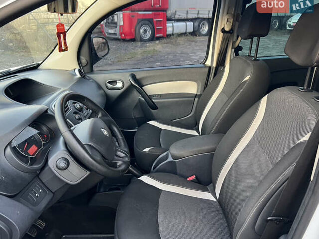 Белый Рено Кенгу, объемом двигателя 1.5 л и пробегом 263 тыс. км за 8950 $, фото 11 на Automoto.ua