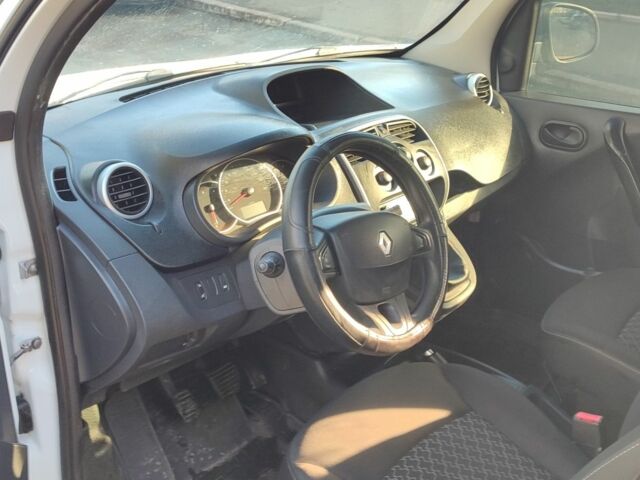 Білий Рено Кєнгу, об'ємом двигуна 1.5 л та пробігом 260 тис. км за 7500 $, фото 5 на Automoto.ua