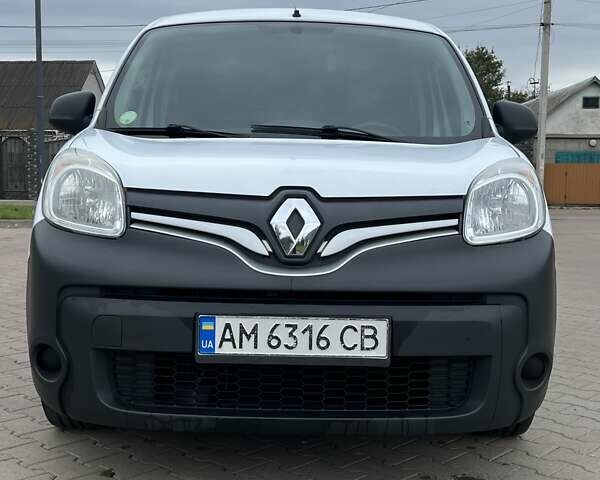 Білий Рено Кєнгу, об'ємом двигуна 1.46 л та пробігом 240 тис. км за 8500 $, фото 4 на Automoto.ua