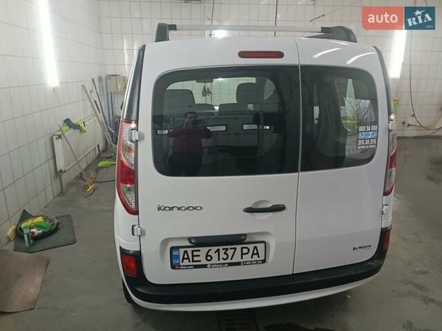 Белый Рено Кенгу, объемом двигателя 1.46 л и пробегом 109 тыс. км за 9700 $, фото 7 на Automoto.ua