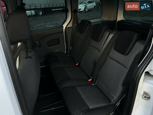 Белый Рено Кенгу, объемом двигателя 1.5 л и пробегом 263 тыс. км за 8950 $, фото 13 на Automoto.ua