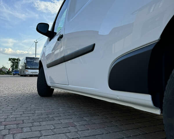 Белый Рено Кенгу, объемом двигателя 1.5 л и пробегом 211 тыс. км за 9000 $, фото 17 на Automoto.ua