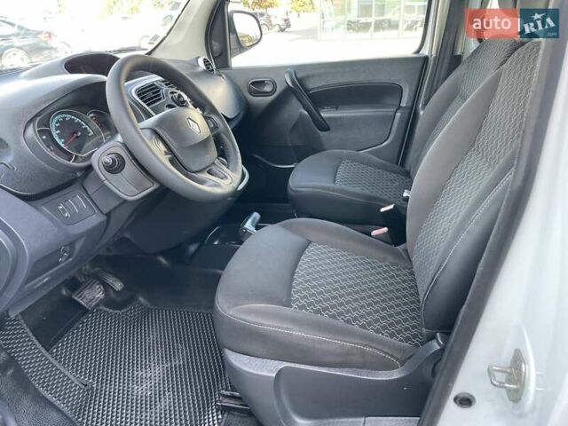 Белый Рено Кенгу, объемом двигателя 0 л и пробегом 75 тыс. км за 8800 $, фото 17 на Automoto.ua
