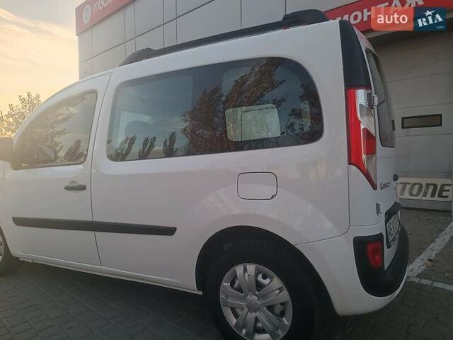 Белый Рено Кенгу, объемом двигателя 1.46 л и пробегом 109 тыс. км за 9700 $, фото 61 на Automoto.ua