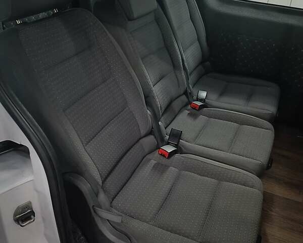 Белый Рено Кенгу, объемом двигателя 1.46 л и пробегом 109 тыс. км за 9700 $, фото 22 на Automoto.ua