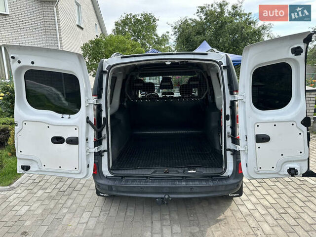 Белый Рено Кенгу, объемом двигателя 1.46 л и пробегом 134 тыс. км за 13500 $, фото 6 на Automoto.ua