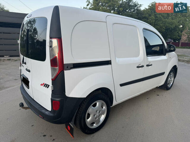Белый Рено Кенгу, объемом двигателя 1.5 л и пробегом 150 тыс. км за 7800 $, фото 5 на Automoto.ua