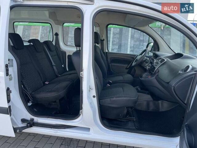 Белый Рено Кенгу, объемом двигателя 0 л и пробегом 75 тыс. км за 8800 $, фото 29 на Automoto.ua