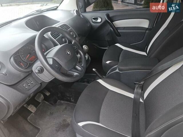 Белый Рено Кенгу, объемом двигателя 1.46 л и пробегом 151 тыс. км за 9999 $, фото 9 на Automoto.ua