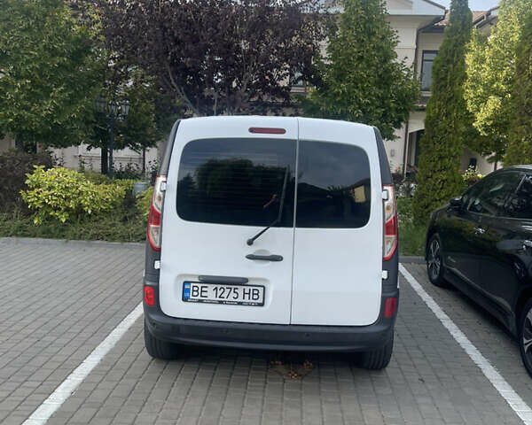 Белый Рено Кенгу, объемом двигателя 1.5 л и пробегом 298 тыс. км за 7400 $, фото 5 на Automoto.ua