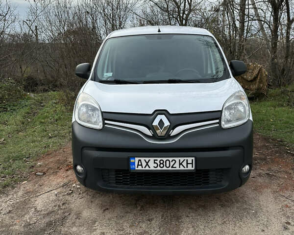 Белый Рено Кенгу, объемом двигателя 1.46 л и пробегом 177 тыс. км за 9200 $, фото 1 на Automoto.ua