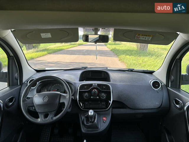 Белый Рено Кенгу, объемом двигателя 1.5 л и пробегом 235 тыс. км за 13200 $, фото 26 на Automoto.ua