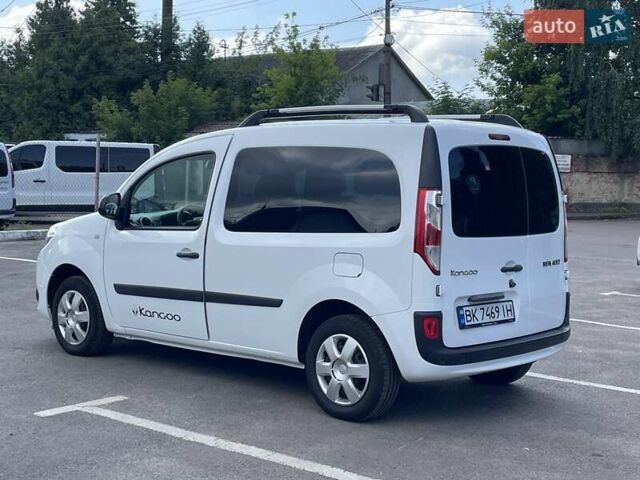 Белый Рено Кенгу, объемом двигателя 1.5 л и пробегом 220 тыс. км за 12200 $, фото 2 на Automoto.ua