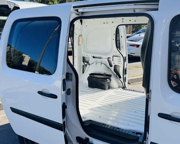 Білий Рено Кєнгу, об'ємом двигуна 1.46 л та пробігом 217 тис. км за 9700 $, фото 26 на Automoto.ua