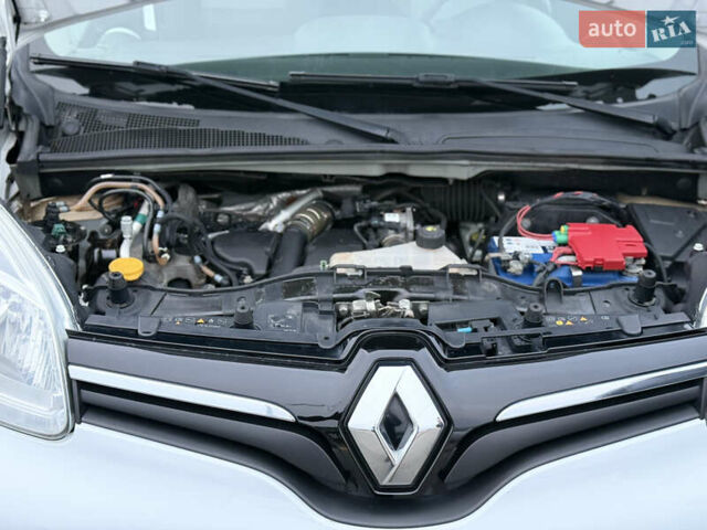 Белый Рено Кенгу, объемом двигателя 1.46 л и пробегом 201 тыс. км за 12700 $, фото 21 на Automoto.ua