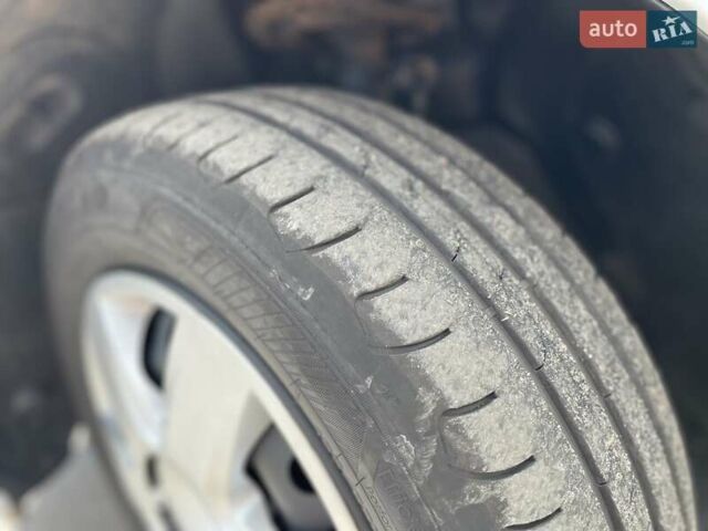 Белый Рено Кенгу, объемом двигателя 1.5 л и пробегом 220 тыс. км за 12200 $, фото 13 на Automoto.ua