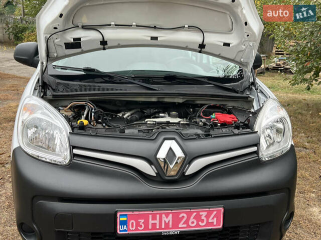Білий Рено Кєнгу, об'ємом двигуна 1.5 л та пробігом 125 тис. км за 13499 $, фото 63 на Automoto.ua