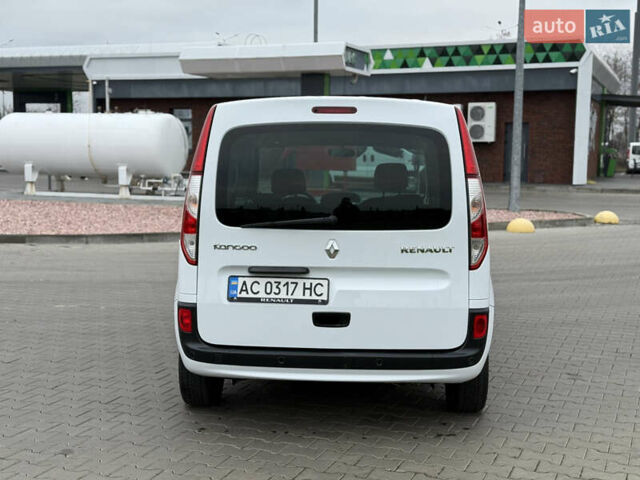 Белый Рено Кенгу, объемом двигателя 1.46 л и пробегом 201 тыс. км за 12700 $, фото 20 на Automoto.ua