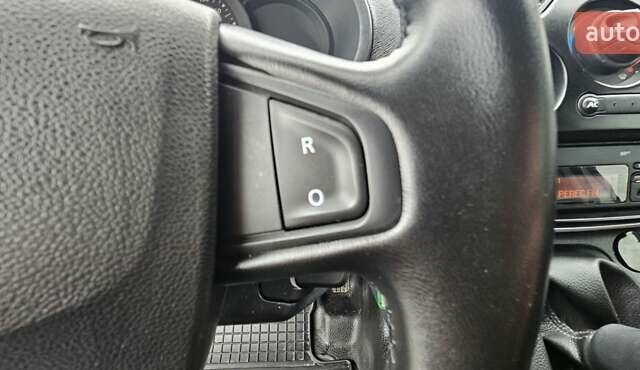 Білий Рено Кєнгу, об'ємом двигуна 1.46 л та пробігом 131 тис. км за 13300 $, фото 16 на Automoto.ua