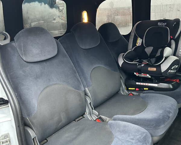 Білий Рено Кєнгу, об'ємом двигуна 1.46 л та пробігом 280 тис. км за 9200 $, фото 7 на Automoto.ua