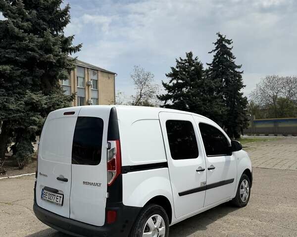Белый Рено Кенгу, объемом двигателя 1.5 л и пробегом 218 тыс. км за 7000 $, фото 5 на Automoto.ua