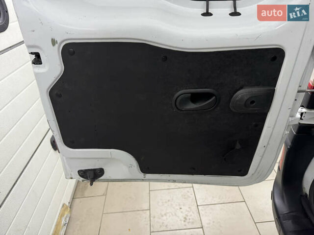 Білий Рено Кєнгу, об'ємом двигуна 1.46 л та пробігом 185 тис. км за 9100 $, фото 20 на Automoto.ua