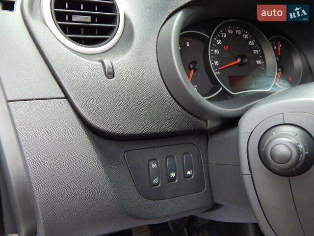Білий Рено Кєнгу, об'ємом двигуна 1.46 л та пробігом 70 тис. км за 8990 $, фото 49 на Automoto.ua