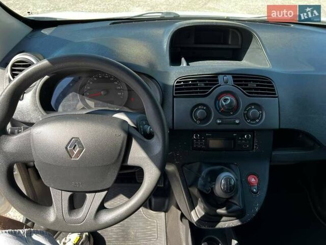 Белый Рено Кенгу, объемом двигателя 1.46 л и пробегом 246 тыс. км за 8500 $, фото 2 на Automoto.ua