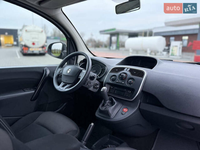 Белый Рено Кенгу, объемом двигателя 1.46 л и пробегом 201 тыс. км за 12700 $, фото 23 на Automoto.ua