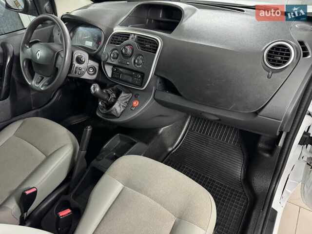 Білий Рено Кєнгу, об'ємом двигуна 1.46 л та пробігом 185 тис. км за 9100 $, фото 16 на Automoto.ua