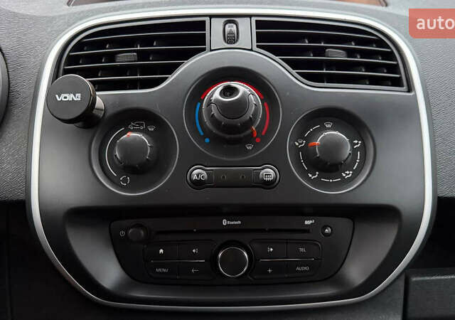 Белый Рено Кенгу, объемом двигателя 1.46 л и пробегом 131 тыс. км за 11900 $, фото 17 на Automoto.ua