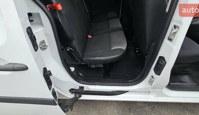 Білий Рено Кєнгу, об'ємом двигуна 1.46 л та пробігом 131 тис. км за 13300 $, фото 32 на Automoto.ua