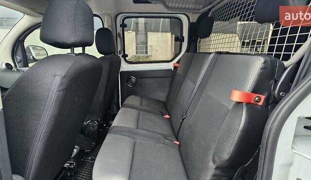 Білий Рено Кєнгу, об'ємом двигуна 1.46 л та пробігом 131 тис. км за 13300 $, фото 23 на Automoto.ua