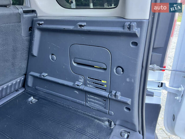 Белый Рено Кенгу, объемом двигателя 1.5 л и пробегом 189 тыс. км за 12350 $, фото 56 на Automoto.ua