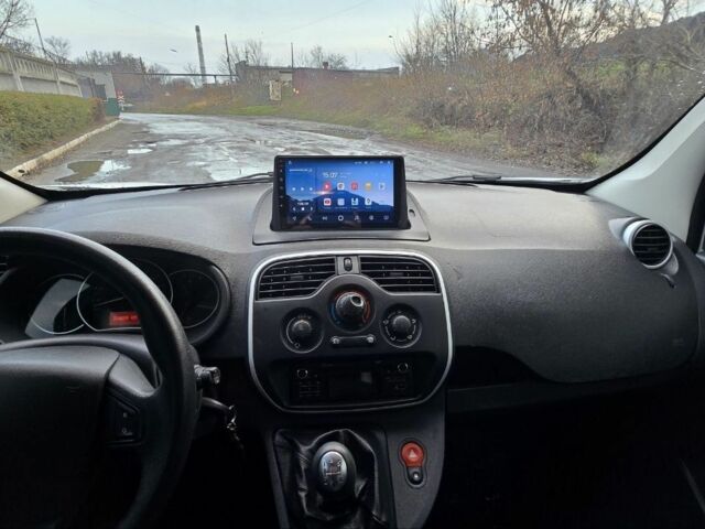 Білий Рено Кєнгу, об'ємом двигуна 1.5 л та пробігом 210 тис. км за 11200 $, фото 7 на Automoto.ua