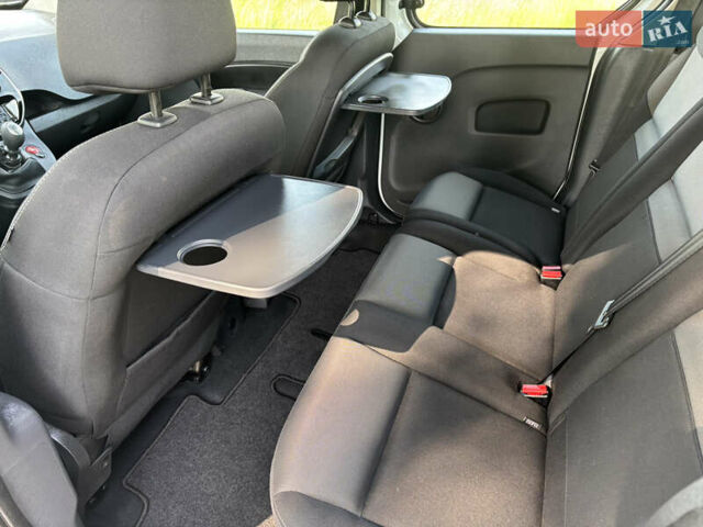 Белый Рено Кенгу, объемом двигателя 1.5 л и пробегом 235 тыс. км за 13200 $, фото 13 на Automoto.ua