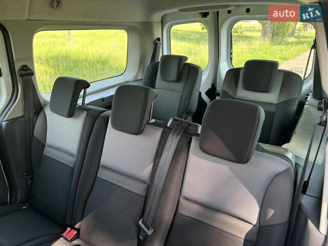 Белый Рено Кенгу, объемом двигателя 1.5 л и пробегом 235 тыс. км за 13200 $, фото 15 на Automoto.ua