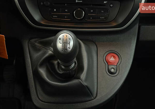 Белый Рено Кенгу, объемом двигателя 1.46 л и пробегом 131 тыс. км за 11900 $, фото 19 на Automoto.ua