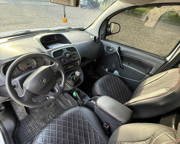 Белый Рено Кенгу, объемом двигателя 1.5 л и пробегом 157 тыс. км за 9000 $, фото 4 на Automoto.ua