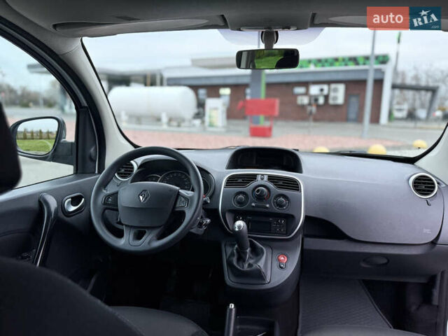 Белый Рено Кенгу, объемом двигателя 1.46 л и пробегом 201 тыс. км за 12700 $, фото 38 на Automoto.ua