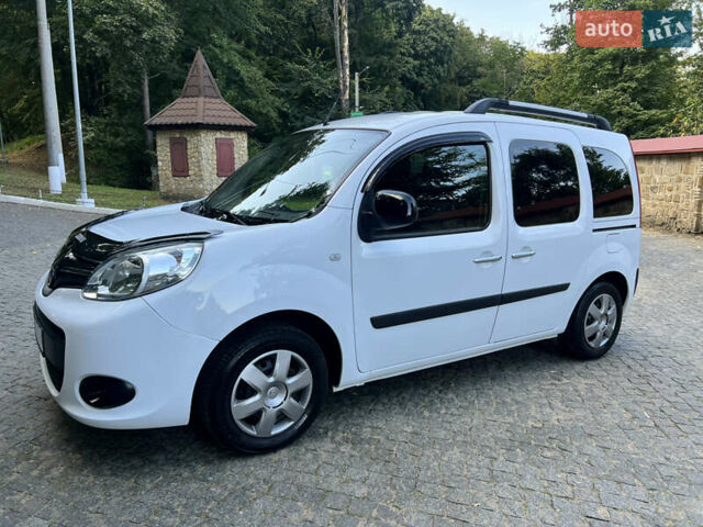 Белый Рено Кенгу, объемом двигателя 1.5 л и пробегом 189 тыс. км за 12350 $, фото 13 на Automoto.ua
