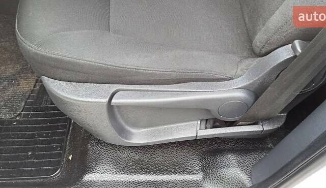 Белый Рено Кенгу, объемом двигателя 1.5 л и пробегом 130 тыс. км за 12500 $, фото 18 на Automoto.ua